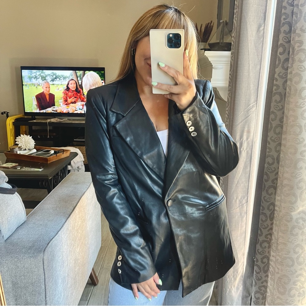Weworewhat| Black Faux Leather Blazer Size: Medium